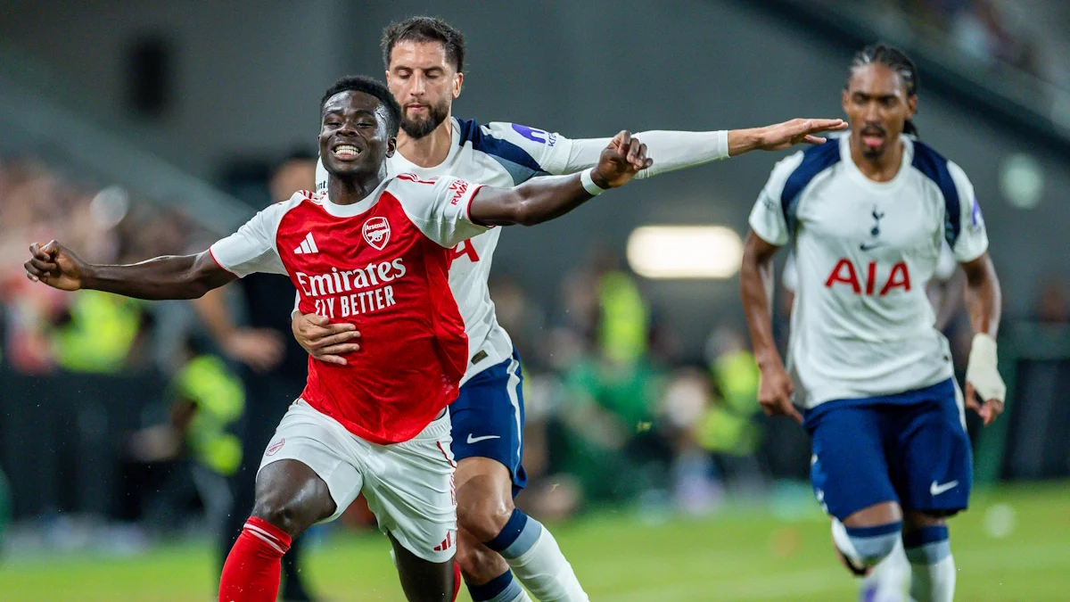 Сака проти Бентанкура і Спенса / Getty Images