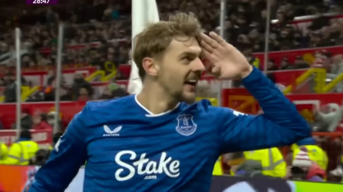 Манчестер Юнайтед – Евертон – 0:1 – відео гола та огляд матчу АПЛ 24 11 2025 / скріншот