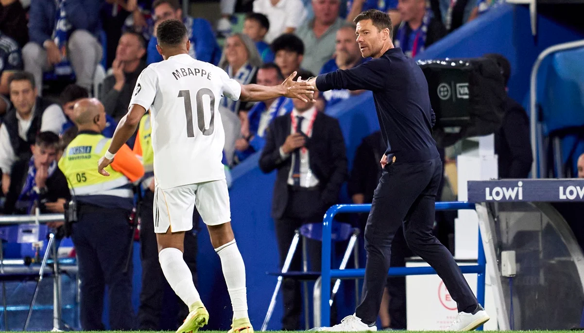 Килиан Мбаппе и Хаби Алонсо / фото: Mateo Villalba/Getty Images