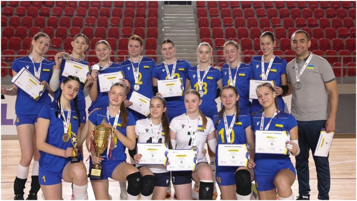 Дівоча збірна України U-18 / Фото: facebook.com/eevza