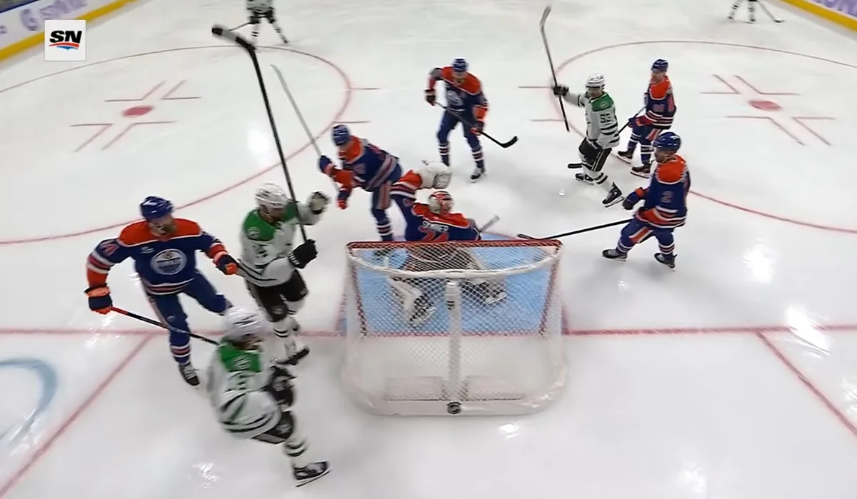 Даллас восемь раз разорвал защиту Эдмонтона / скриншот