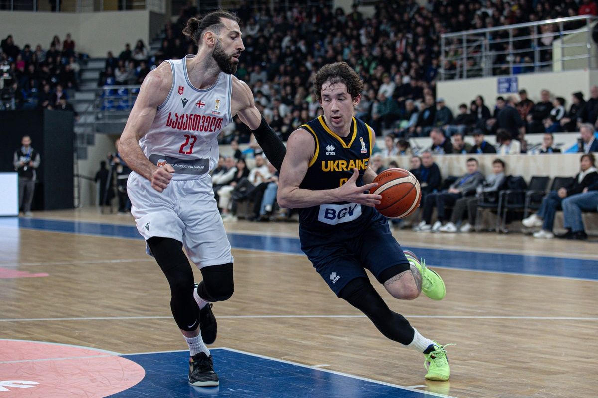 Александр Ковляр (справа) / фото: fiba.basketball