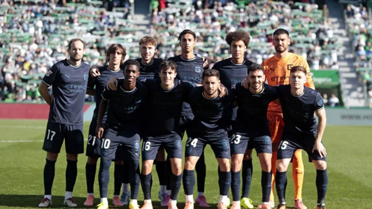 Фото к новости: Жирона разгромно проиграла Эльче – Ванат из-за пижонства упустил топ-момент, Цыганков должен был делать гол+пас