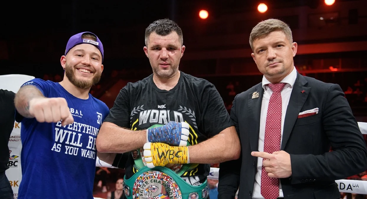 Сергій Радченко (по центру) / фото з соцмереж