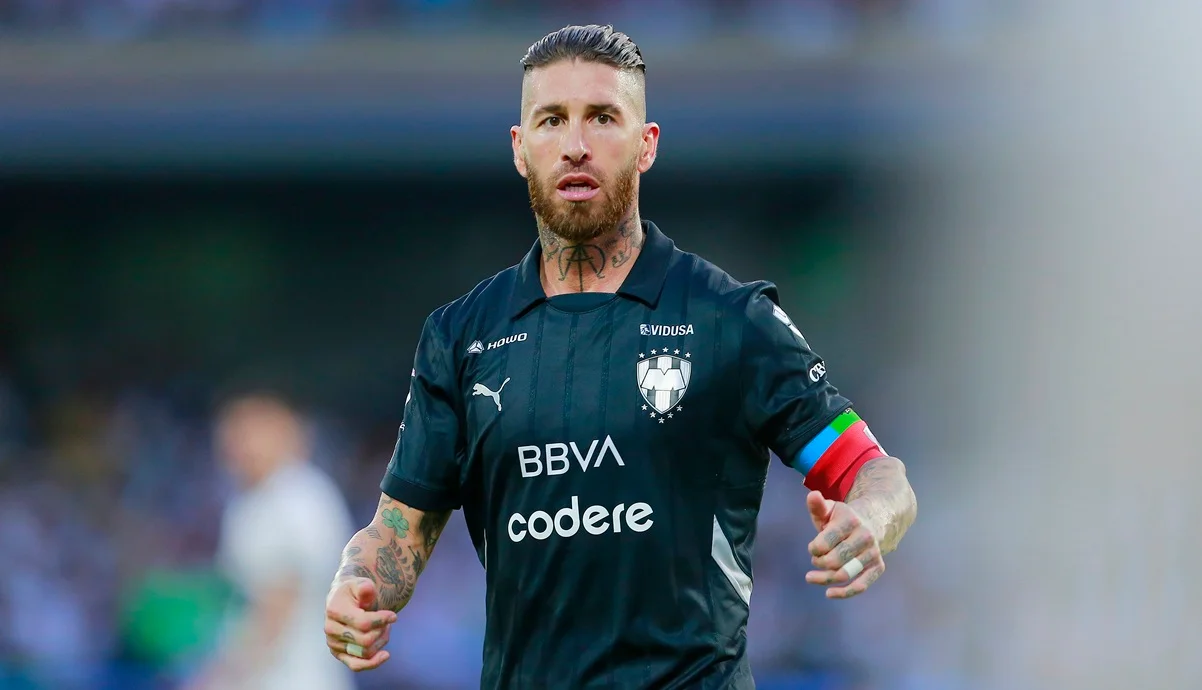 Фото к новости: Рамос официально объявил об отъезде из Мексики – легендарный испанец может воссоединиться с экс-партнером из Реала