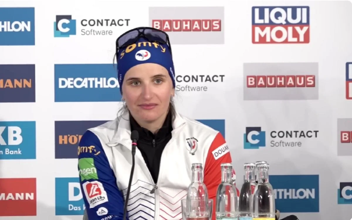 Жюлия Симон / Скриншот