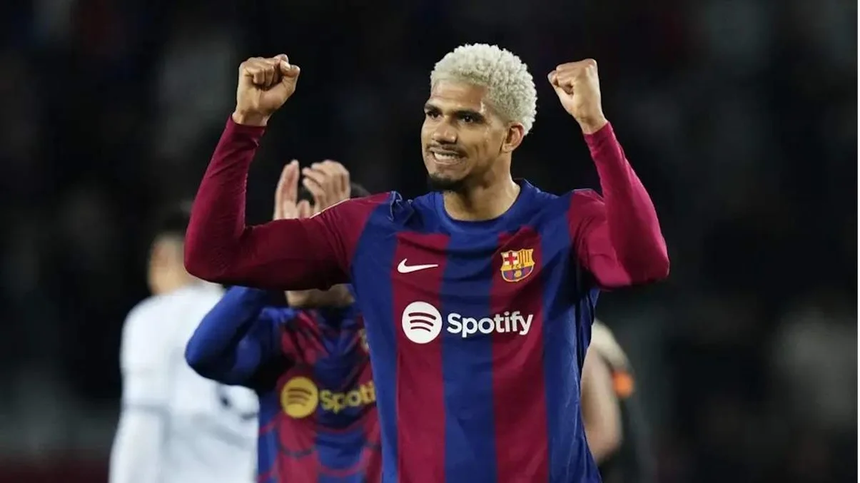 Рональд Араухо / фото: EFE