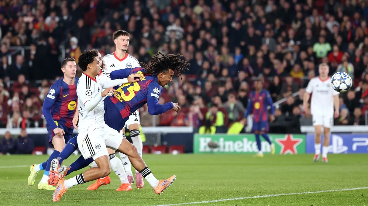 Барселона – Айнтрахт / Photo by Judit Cartiel/Getty Images