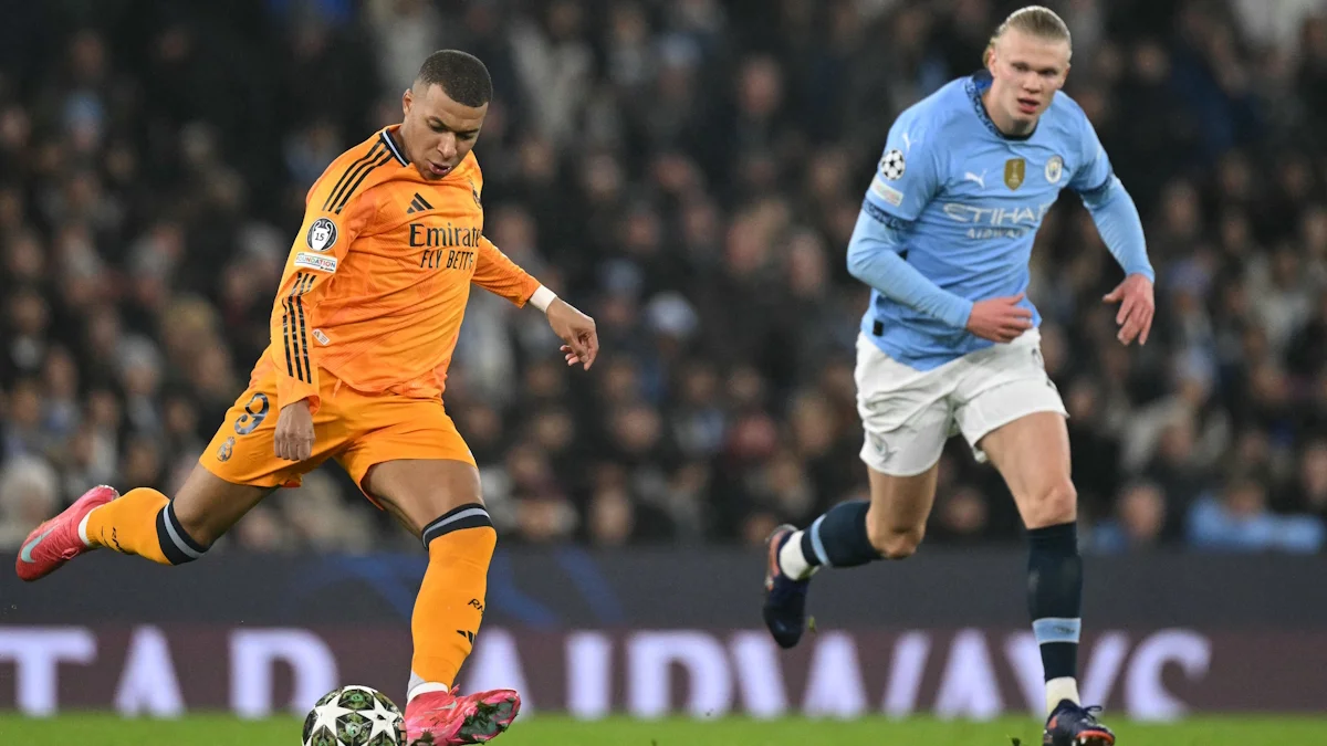 Кіліан Мбаппе проти Ерлінга Холанда / Getty Images