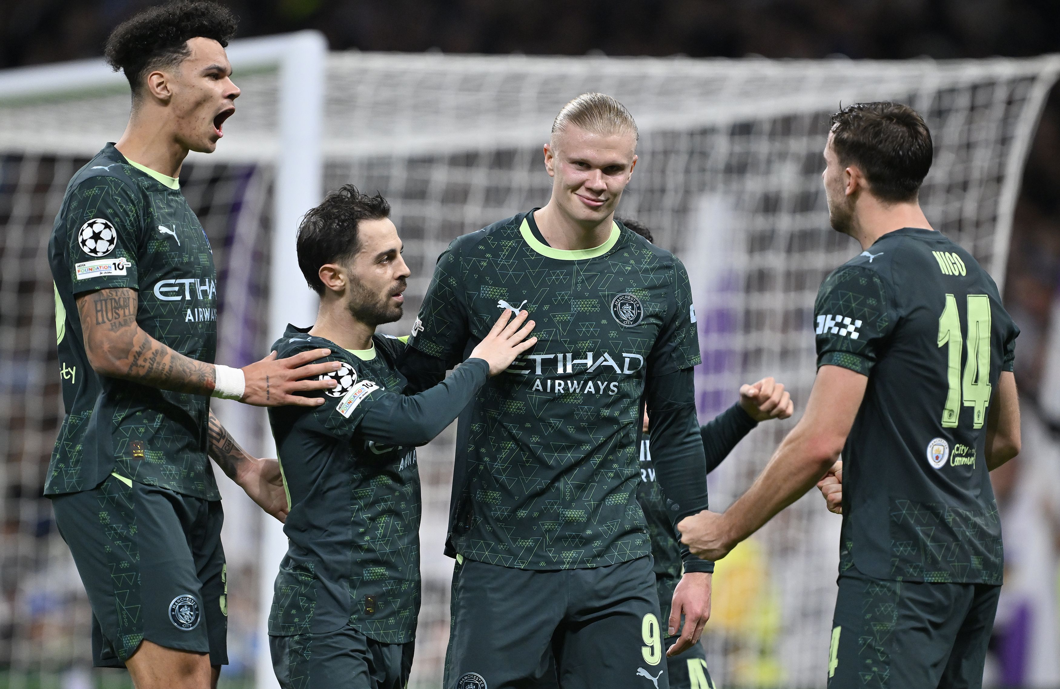 Ерлінг Холанд святкує гол у ворота Реала / Burak Akbulut/Anadolu via Getty Images