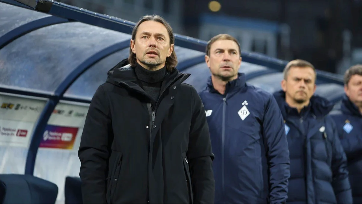 Ігор Костюк із асистентами / фото: ФК Динамо Київ