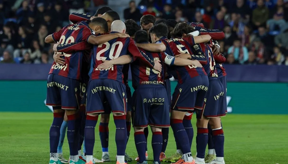 Гравці Леванте на домашній арені / фото: Ла Ліга