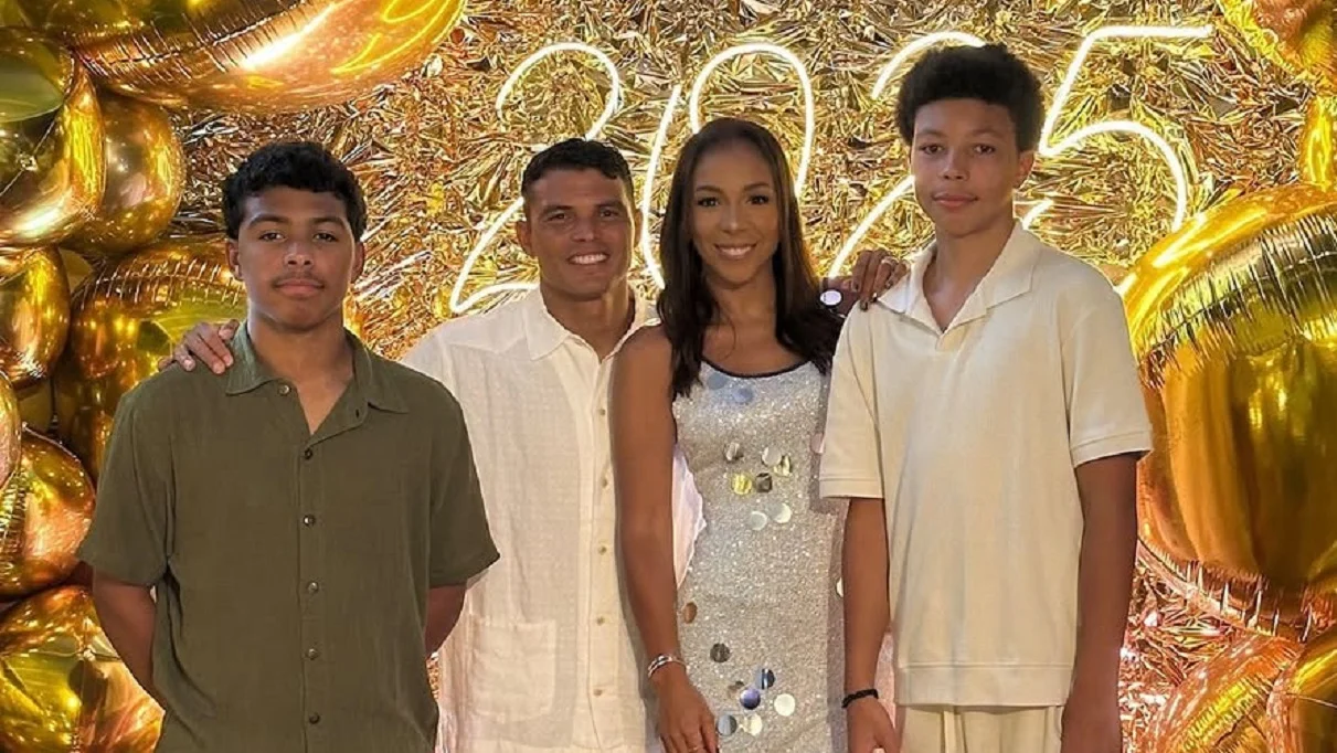 Тьягу Сілва зі сім'єю / Фото з https://www.instagram.com/thiagosilva/