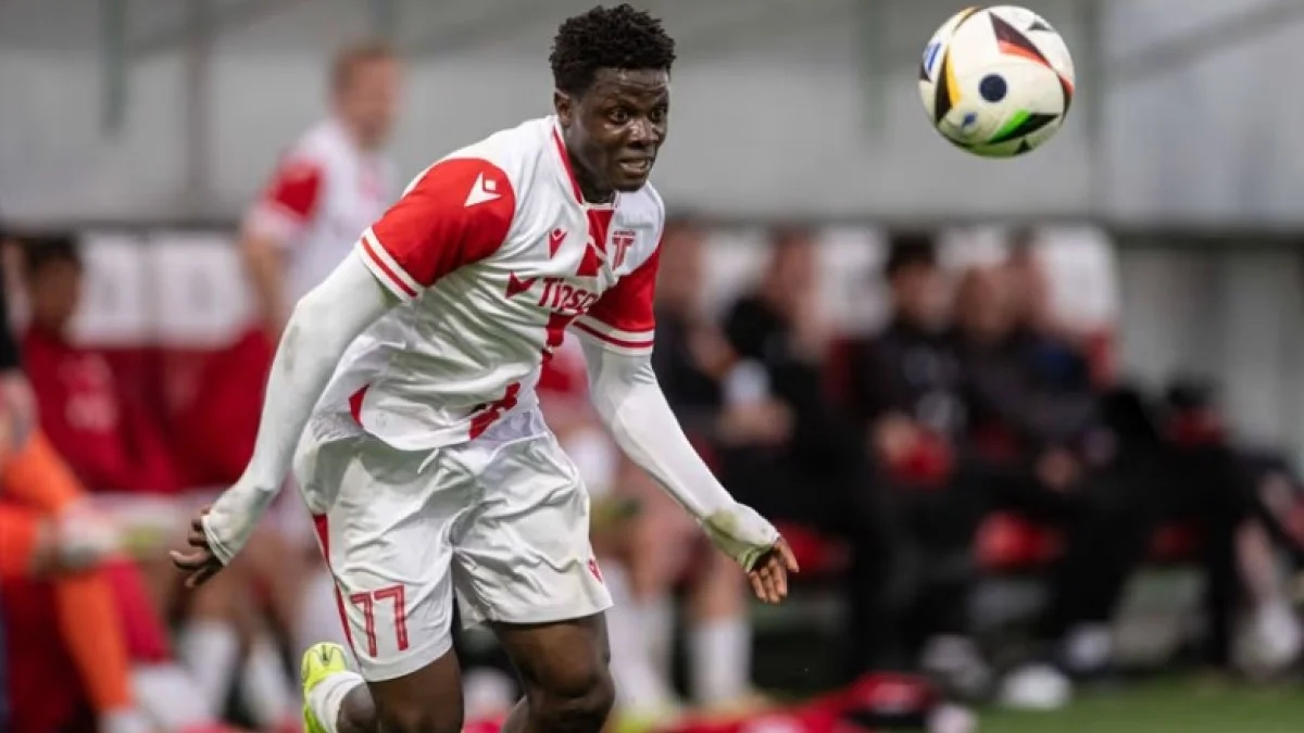 Фото к новости: ЛНЗ выиграл борьбу за игрока, которым интересовались клубы АПЛ, – СМИ