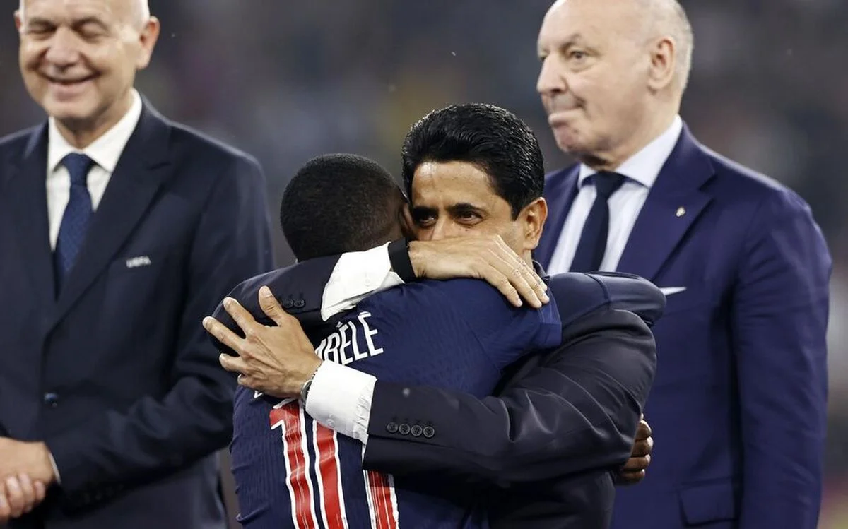 Усман Дембеле и Нассер Аль-Хелайфи / EFE