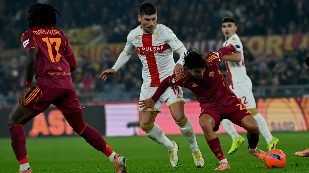 Руслан Малиновский против Пауло Дибалы / Photo by Filippo MONTEFORTE / AFP via Getty Images