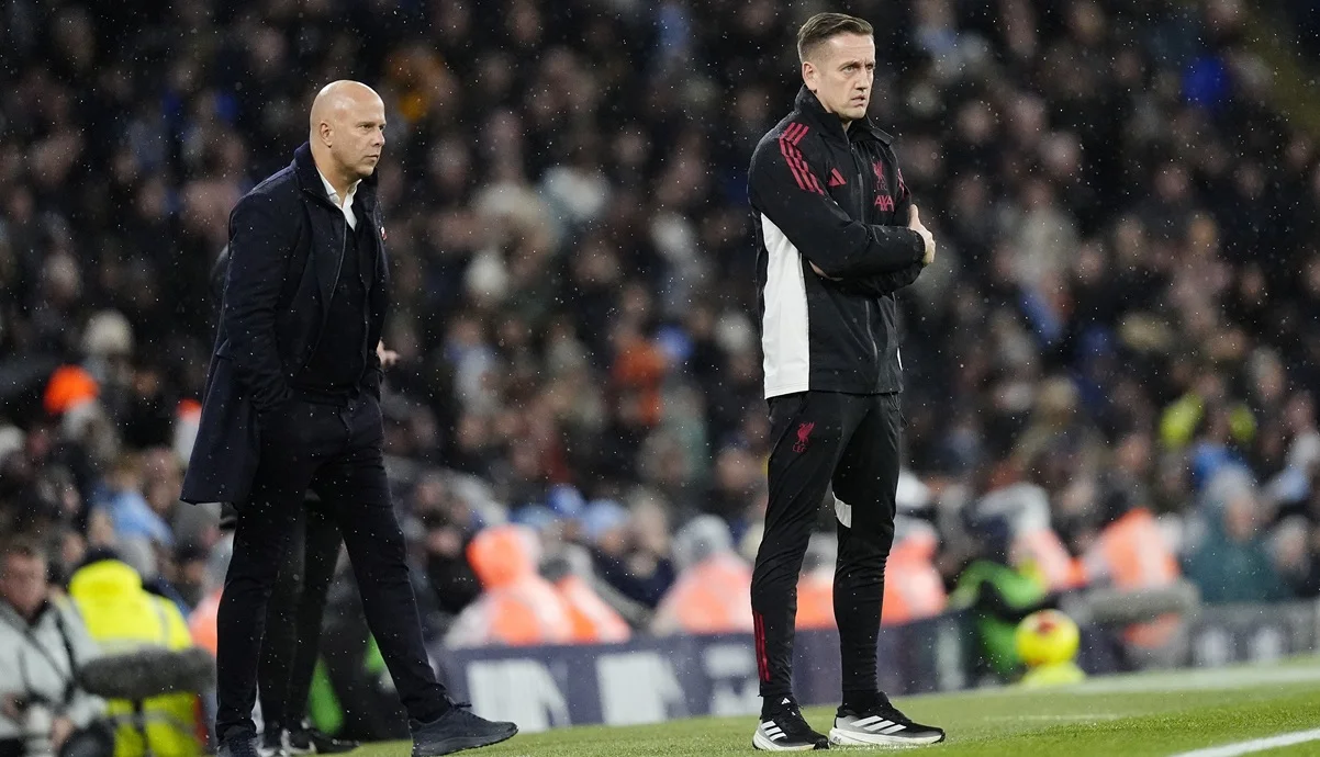 Арне Слот и Аарон Бриггс / фото: Nick Potts/PA Images via Getty Images