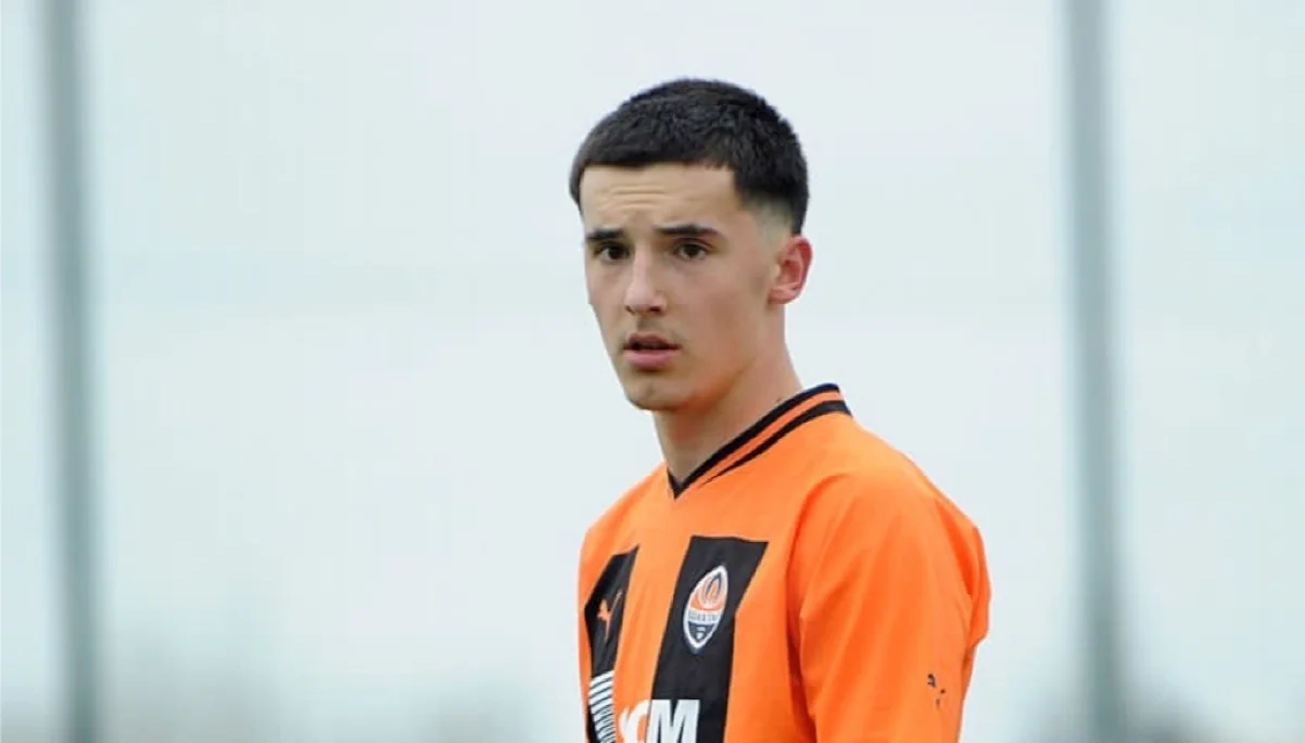 Фото к новости: Шахтер официально отпустил игрока за океан – он стал одноклубником украинца