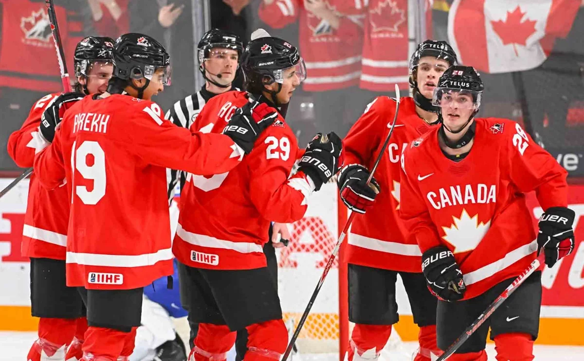 Канада сокрушила Словакию / Tim Austen/IIHF