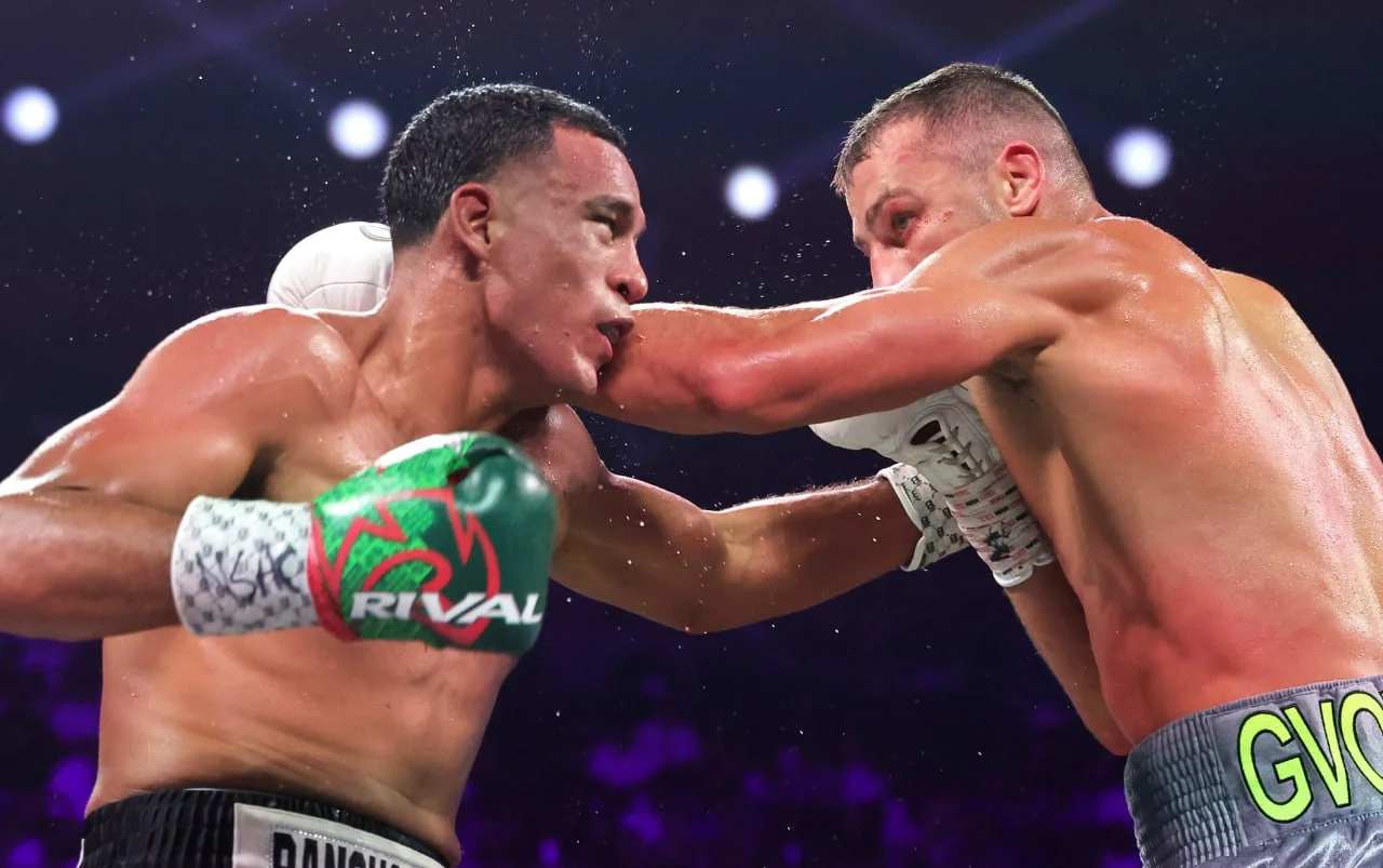 Бенавидес в бою против Гвоздика / Getty Images