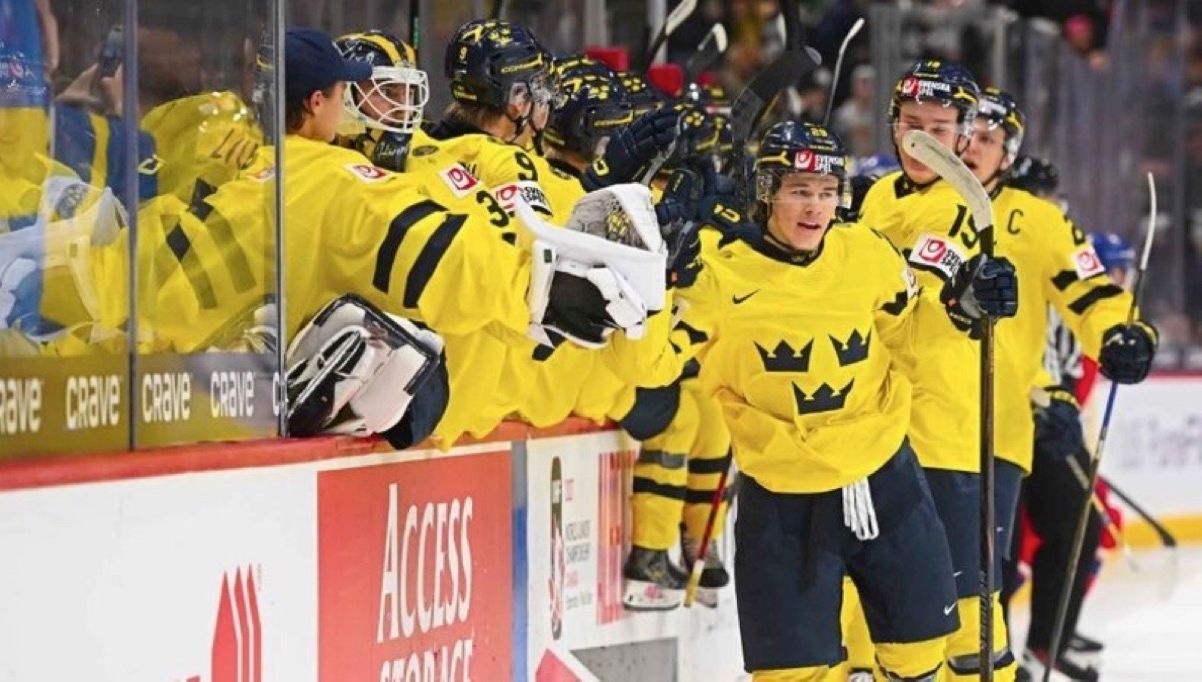 Молодежная сборная Швеции / IIHF