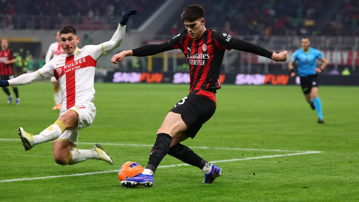 Руслан Малиновский в матче против Милана / Milan via Getty Images