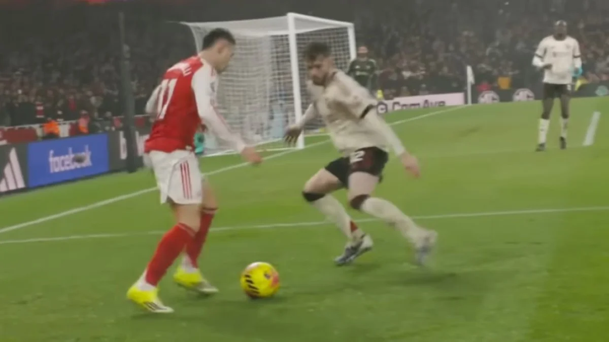 Габриэл Мартинелли против Конора Брэдли / скриншот