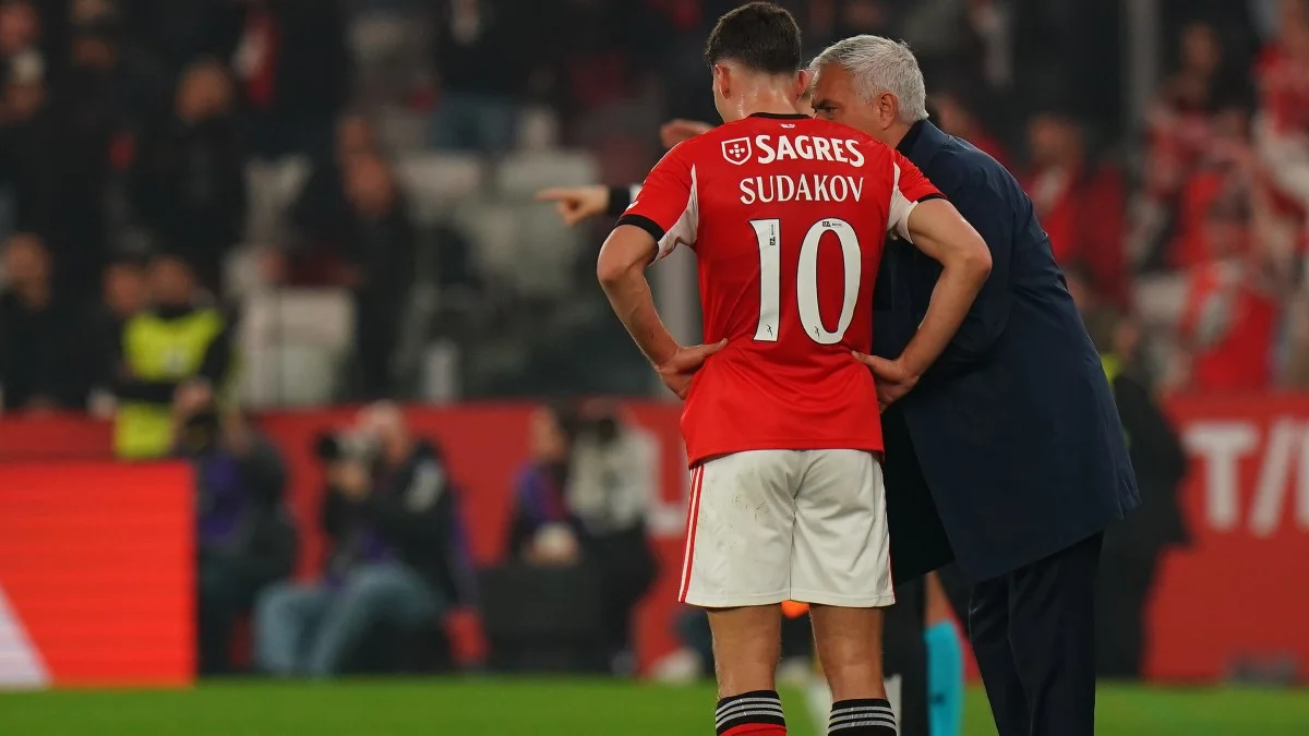 Жозе Моуринью и Георгий Судаков / Photo by Gualter Fatia/Getty Images