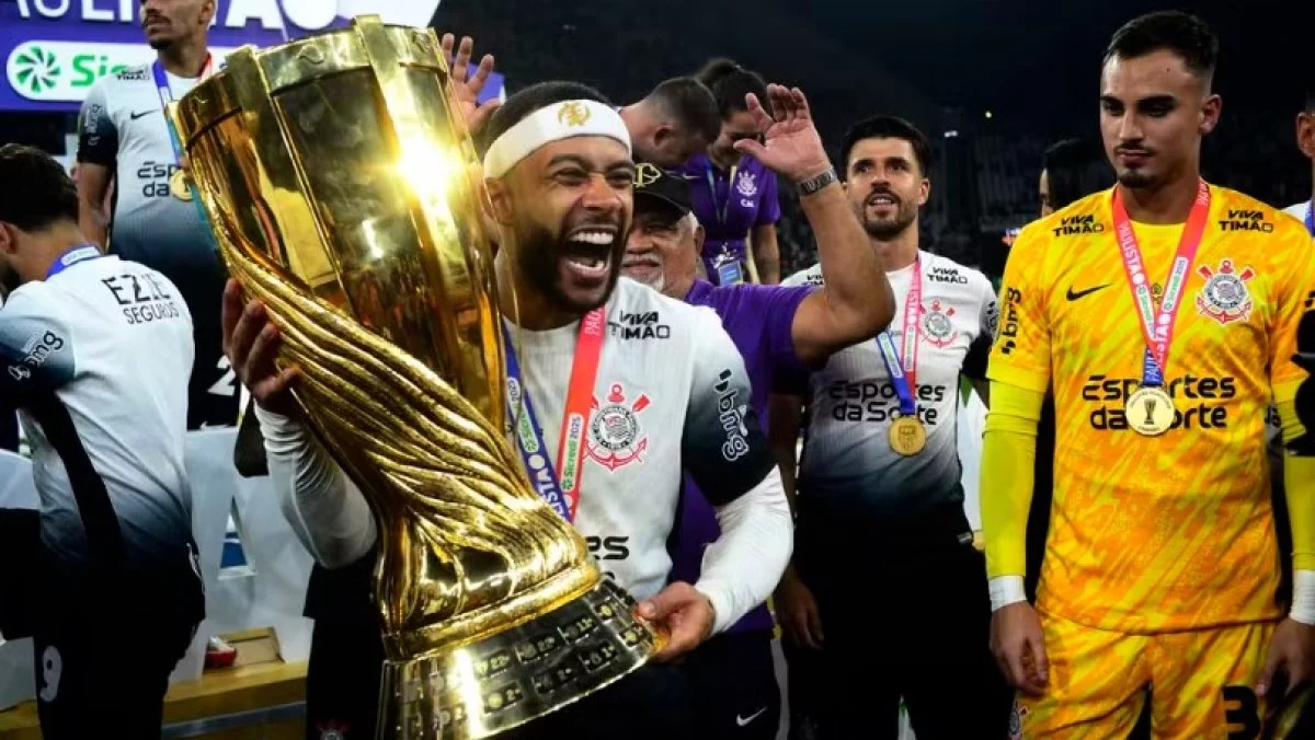 Мемфіс Депай / фото: Globo/Marcos Ribolli