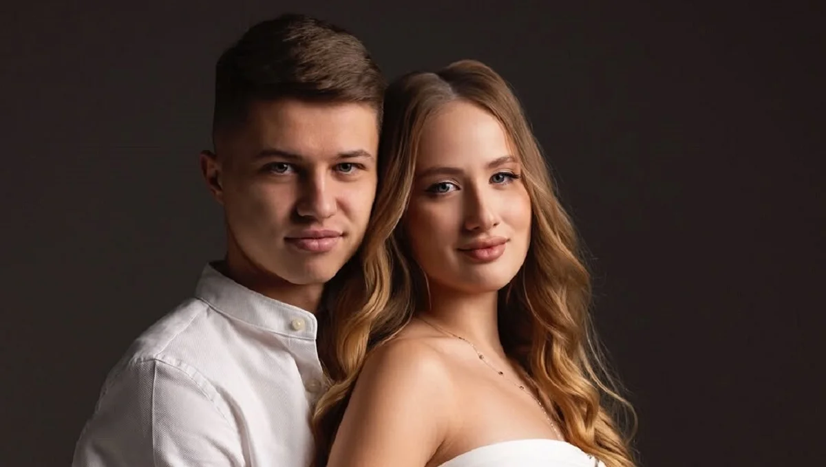 Олександр Бєляєв із коханою / Instagram