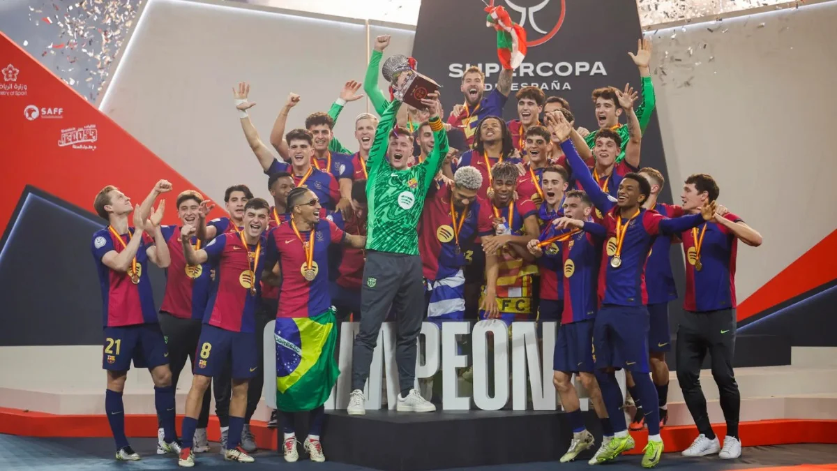 Барселона святкує перемогу в Суперкубку Іспанії / EFE