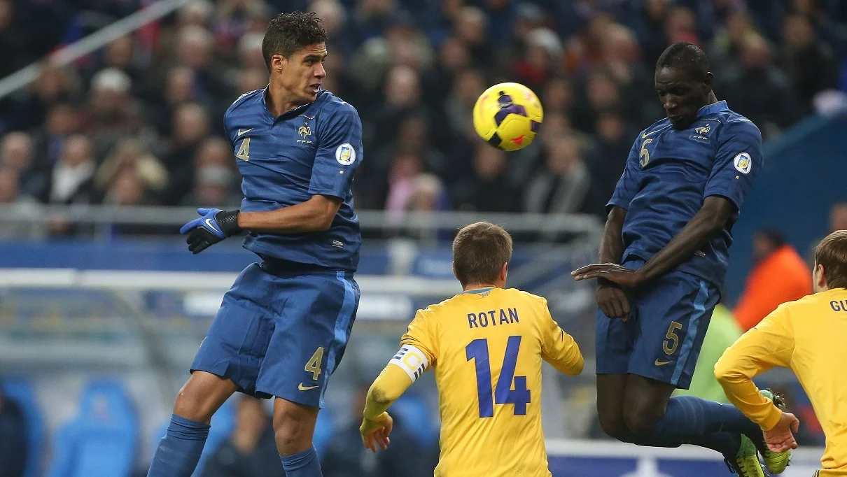Варан і Сахо проти Ротаня у матчі плей-офф кваліфікації ЧС-2014 / Photo by John Berry/Getty Images
