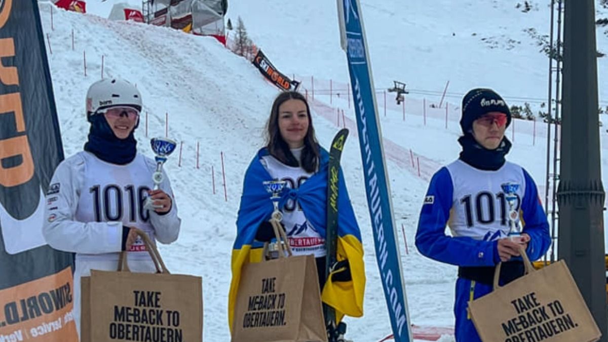 Неллі Попович (в центрі) / Фото: Державний центр олімпійської підготовки