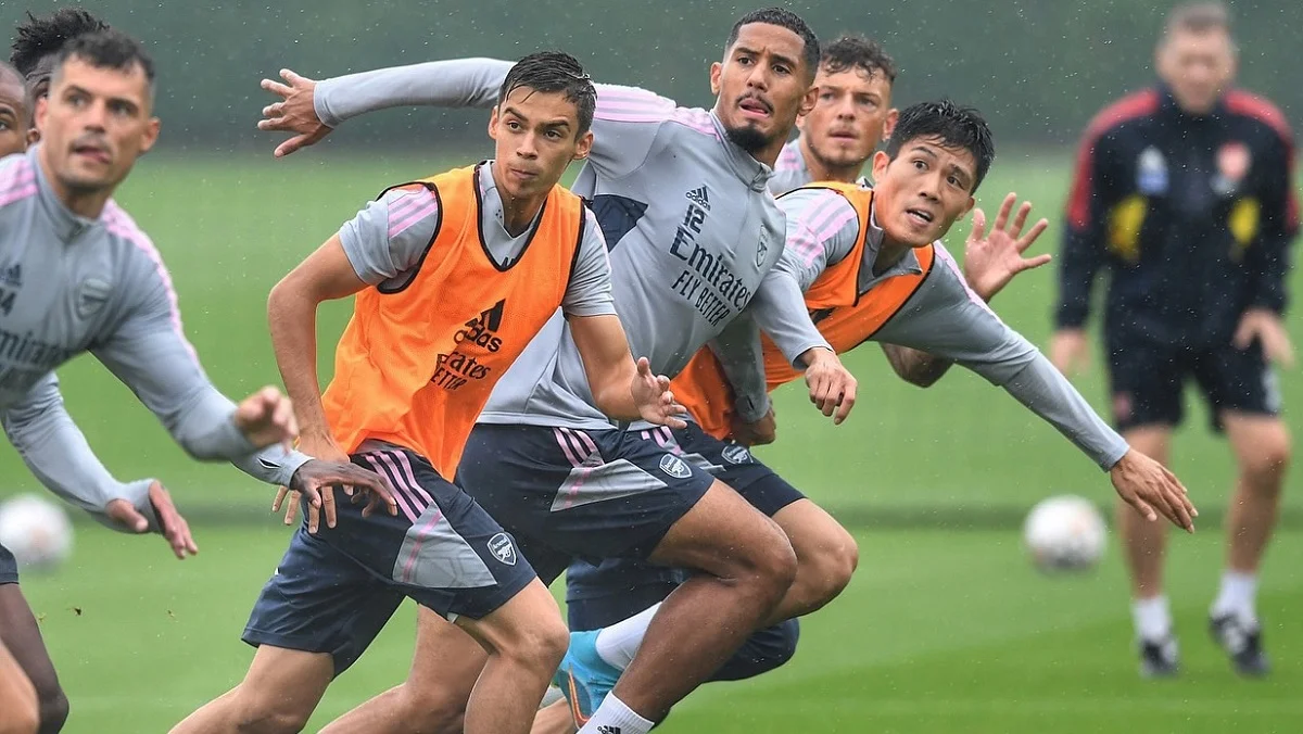 Каталін Киржан на тренуванні Арсенала з Джакою, Саліба, Томіясу та Вайтом / Інстаграм гравця