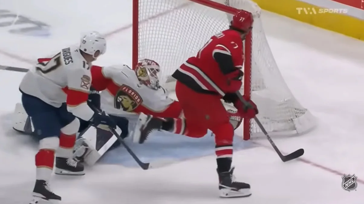 Каролина поиздевалась над Бобровским и Флоридой /скриншот