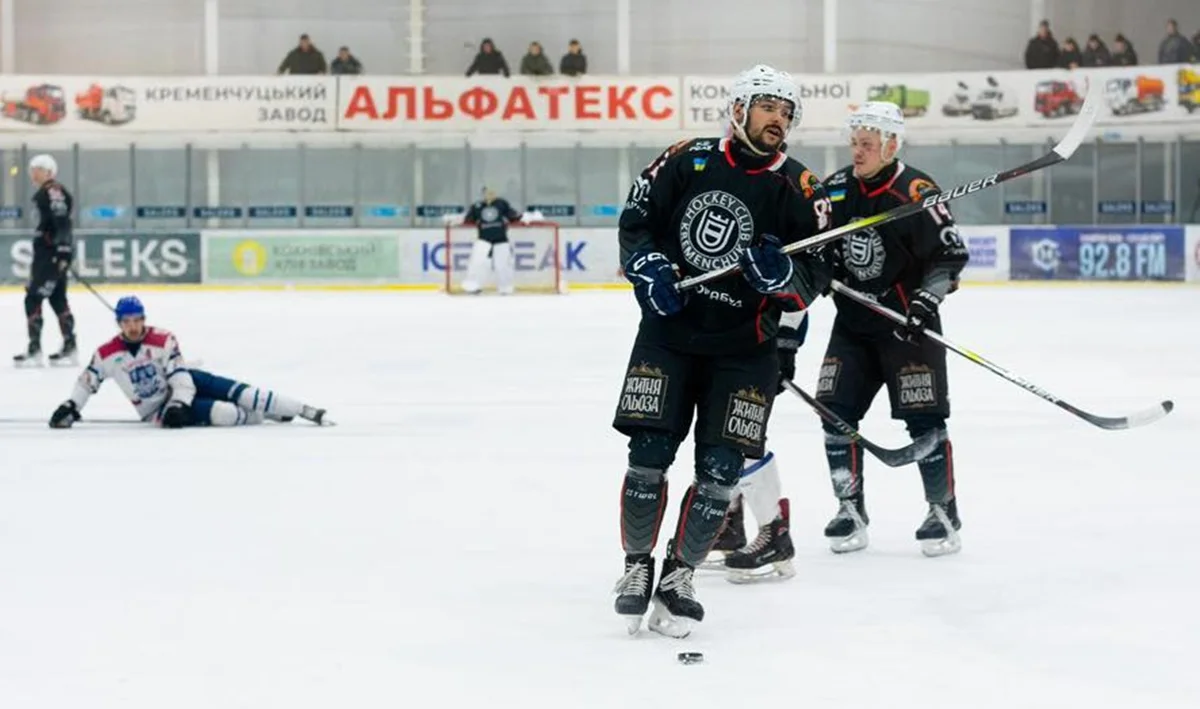 Кременчуг снова вышел в лидеры / фото: ХК Кременчуг