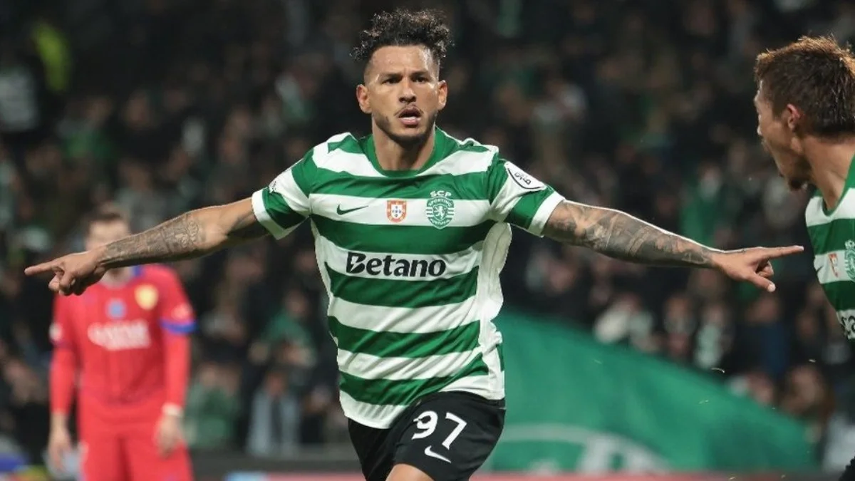 Луис Суарес дублем принес победу Спортингу в матче с ПСЖ / EFE