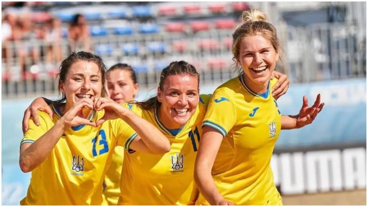 Женская сборная Украины по пляжному футболу / Фото: beachsoccer.org.ua
