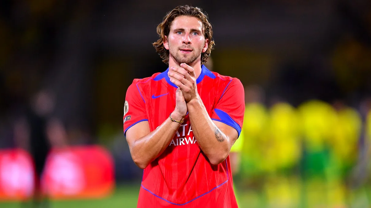 Фото к новости: Забарный узнал решение Луиса Энрике после неудачи в ЛЧ: стартовые составы и онлайн-трансляция матча Осер – ПСЖ