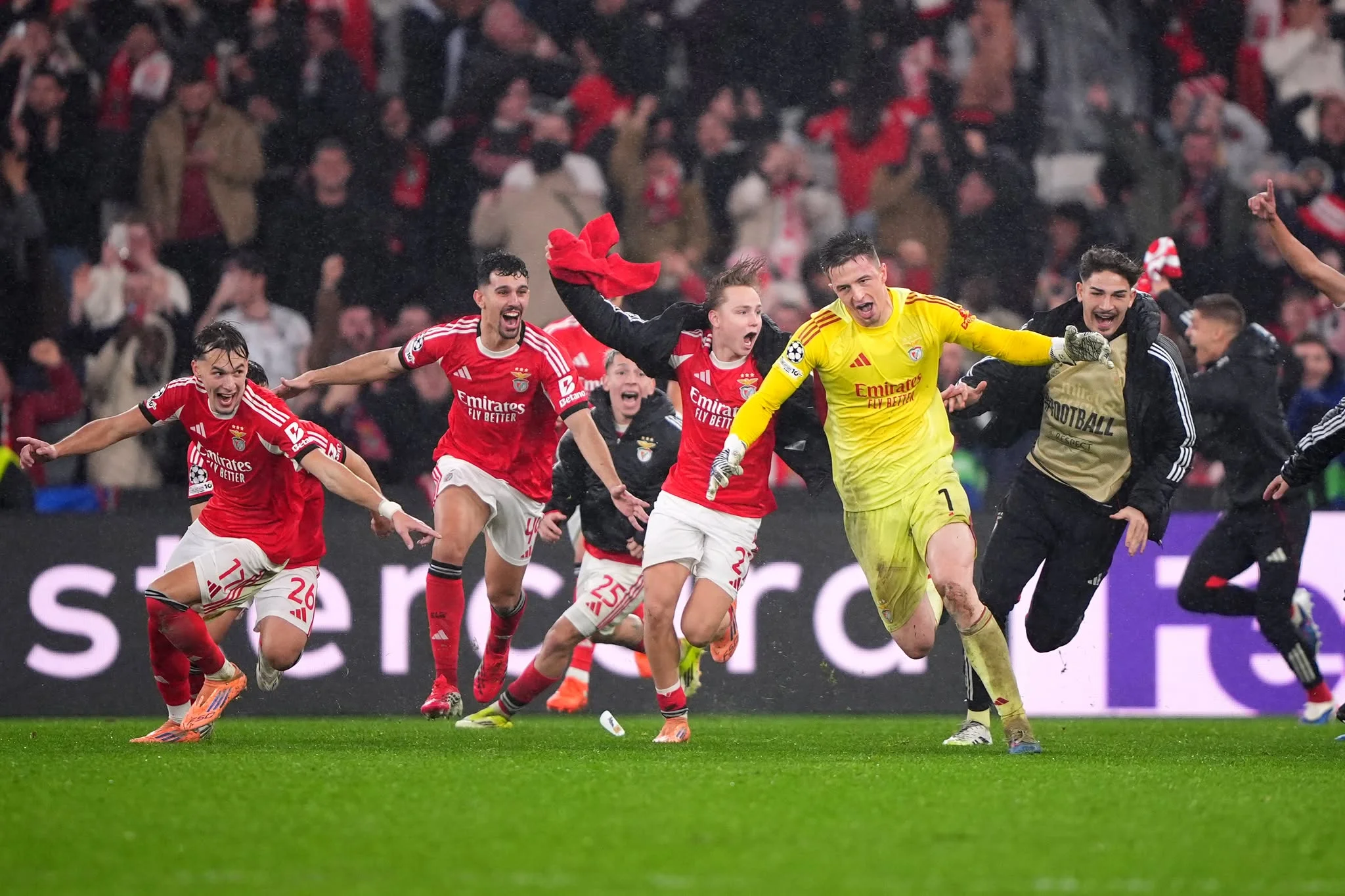 Анатолий Трубин забивает исторический гол Реала / Getty Images