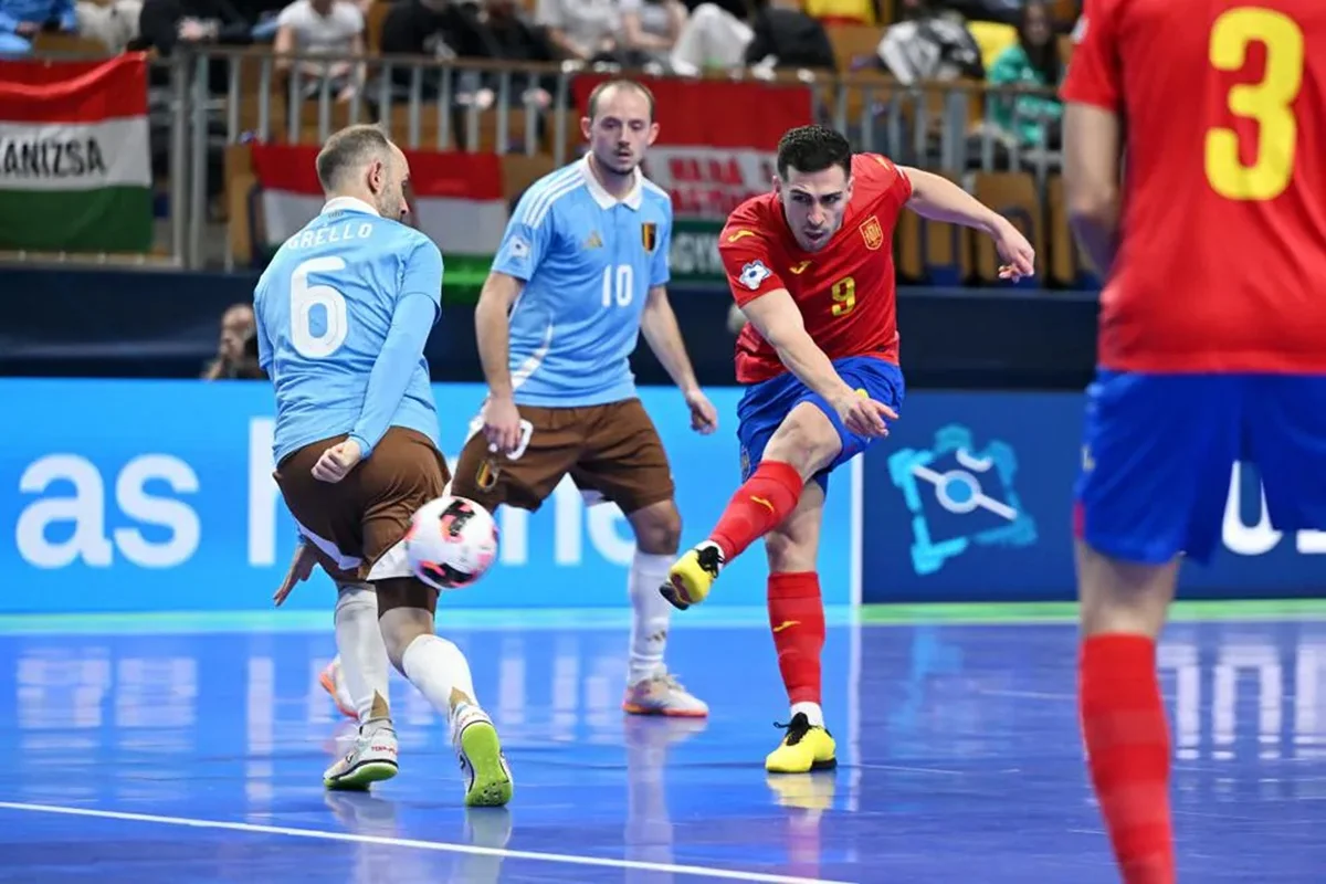 Испанцы разбили бельгийцев / фото: UEFA