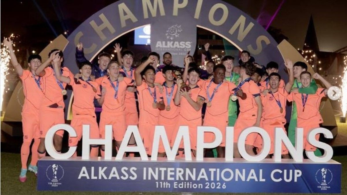 Игроки Барселоны U-16 празднуют победу в Международном кубке Alkass / фото: Alkass