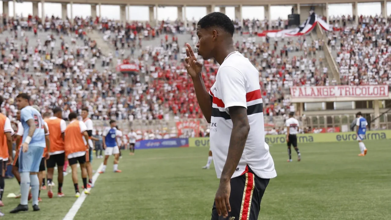 Ісак / Rubens Chiri, Сан-Паулу