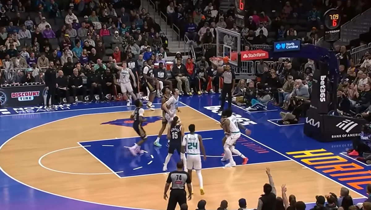 Шарлотт дома переиграл Нью-Орлеан /скриншот