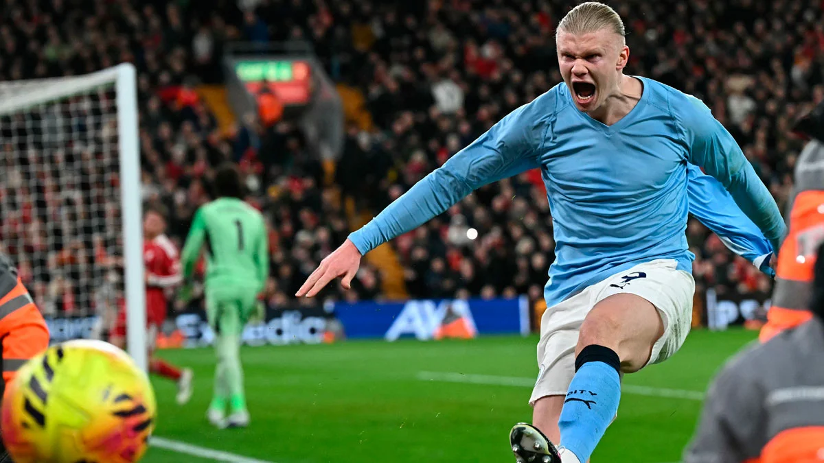 Ерлінг Холанд святкує гол у ворота Ліверпуля / Paul ELLIS / AFP via Getty Images