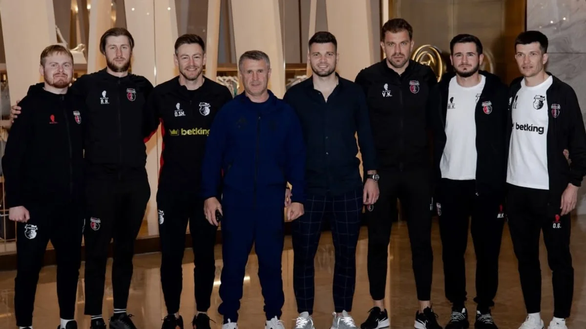 Ребров з тренерським штабом Вереса / Фото: instagram.com/veres.club/