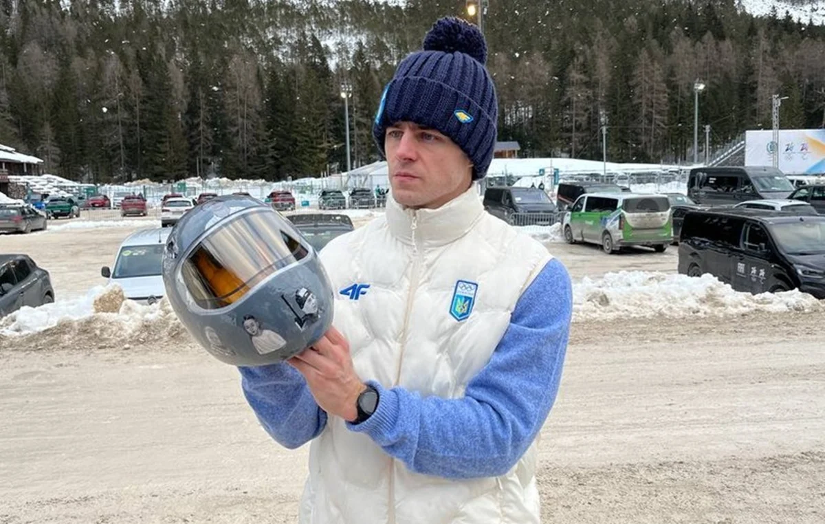 Владислав Гераскевич и его особый шлем / фото: Суспільне Спорт/Петр Троць