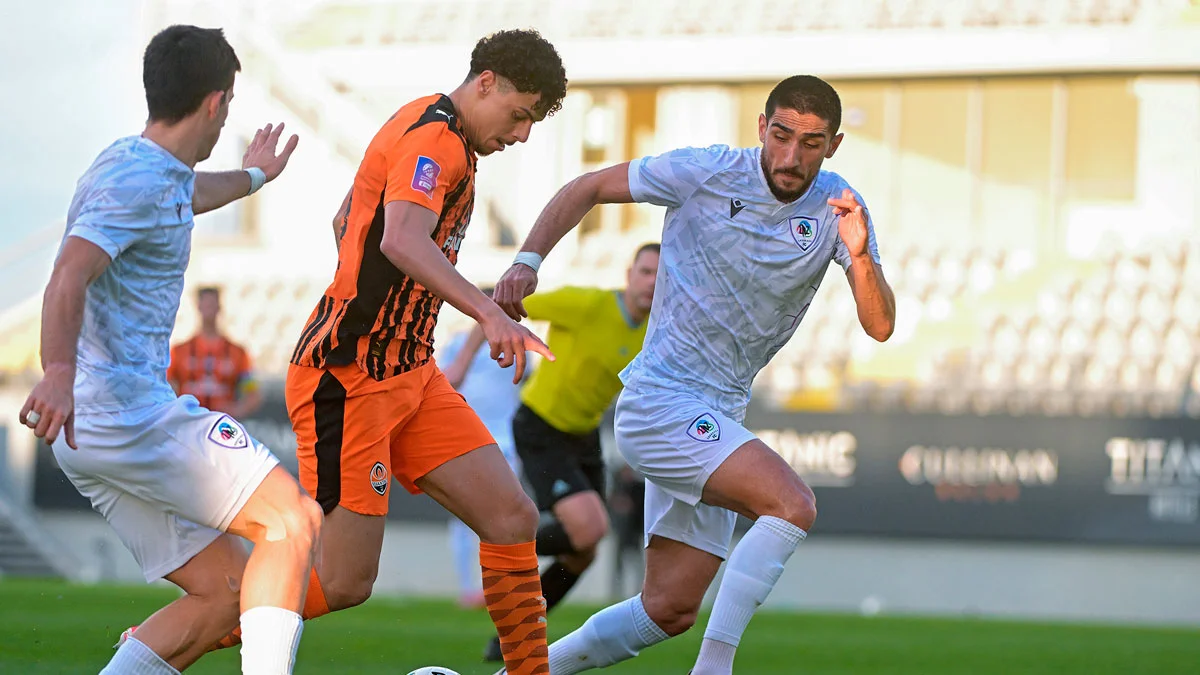 Фото к новости: Шахтер проиграл ЛНЗ в спарринге на сборах – черкасцы снова нейтрализовали "горняков", Паламарчук выручил в эндшпиле