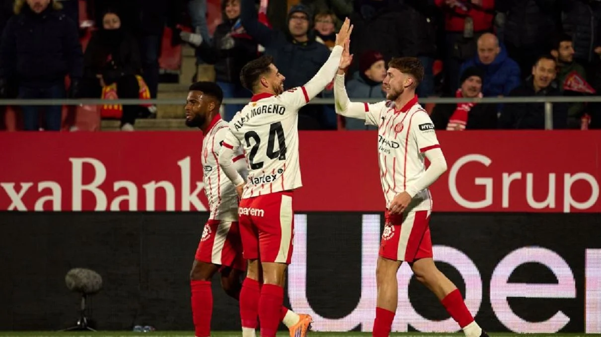 Морено празднует гол с Ванатом / Фото пресс-службы Ла Лиги