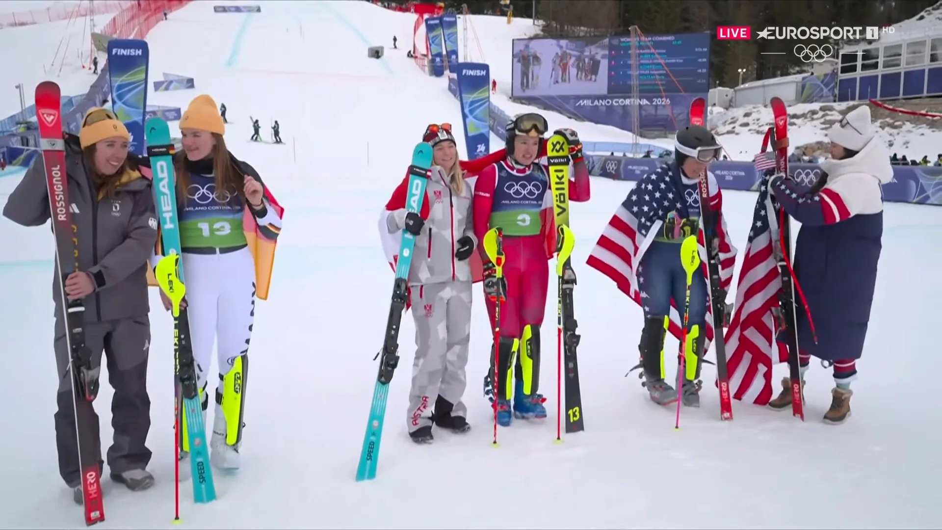 Медалістки в командній комбінації / Скріншот